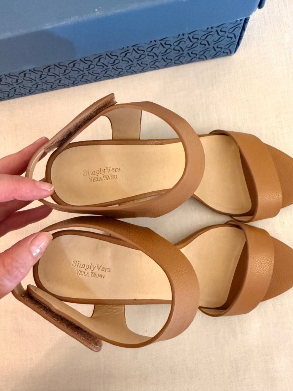 Simply Vera Vera Wang Size 8 Cognac Block Heel Sandals Ankle Strap With Box - Picture 11 of 16